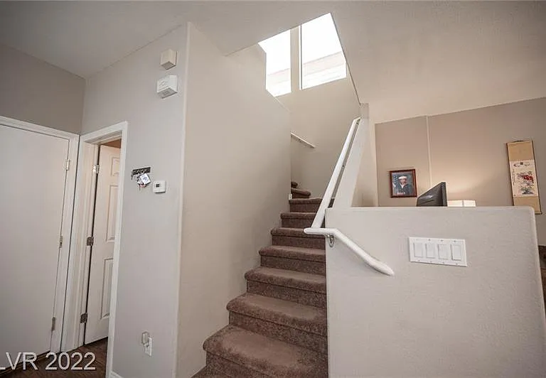 7554 Holiday Hills St — Photo 18
