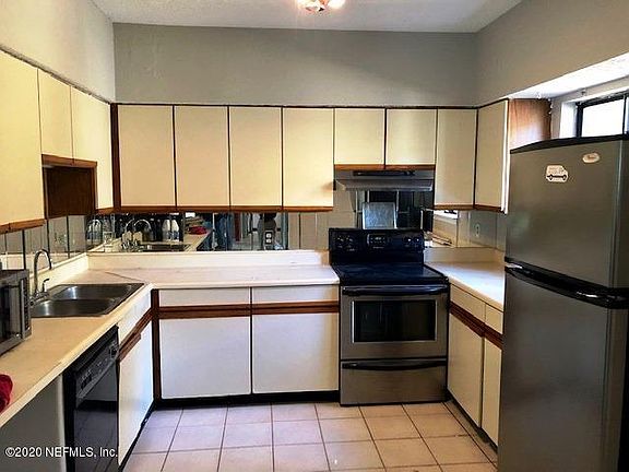 5th image of 3001 Branch Wood Ln #3001