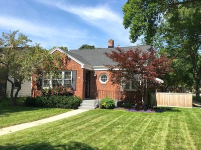 130 East Henry Clay ST, Whitefish Bay, WI, 53217