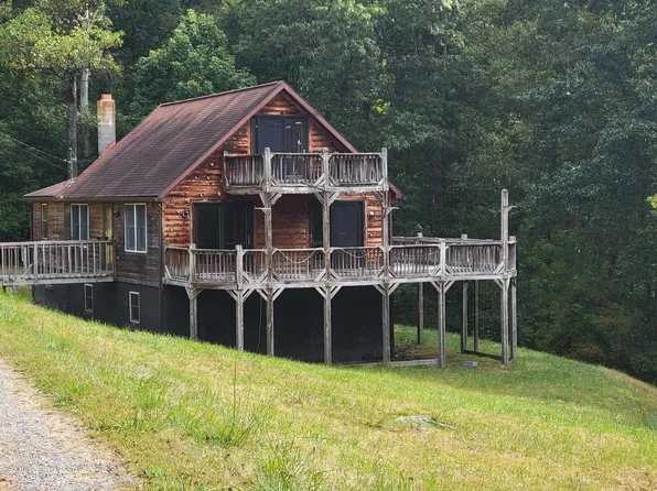 244 Jayla Dr, Grafton, WV 26354