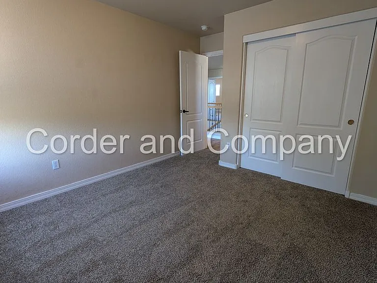 8827 Hampton Ave NE — Photo 21