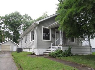 118 W 5th St, Roxana, IL 62084