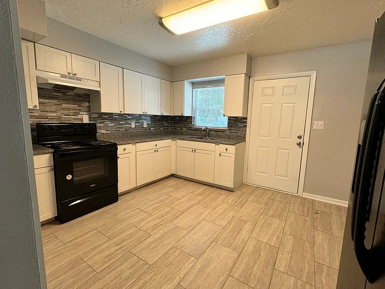 1631 NE 16th Ave — Photo 5