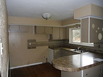 4th image of 10228 Continental Dr