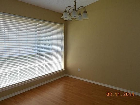 2nd image of 3550 Country Square Dr APT 404