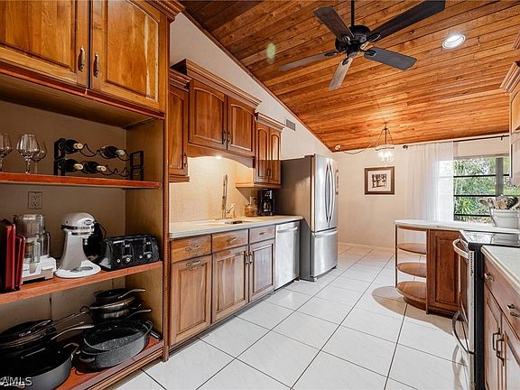 4th image of 13718 River Forest Dr