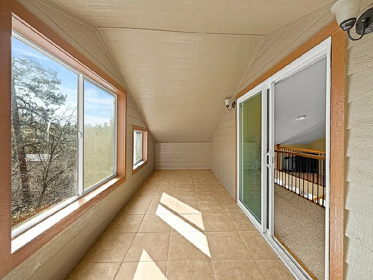 700 Blue Ridge Dr — Photo 8