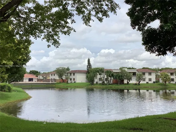 10873 NW 7th St APT 13-37, Miami, FL 33172