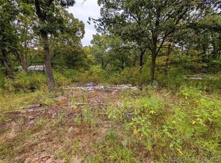 856 Lake Cir, Eldon, MO 65026