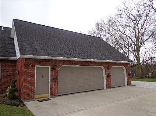 3rd image of 1020 E Lawn Ave