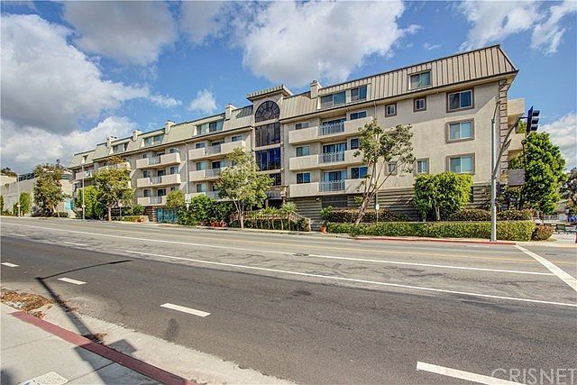 1st image of 390 S Sepulveda Blvd APT 305