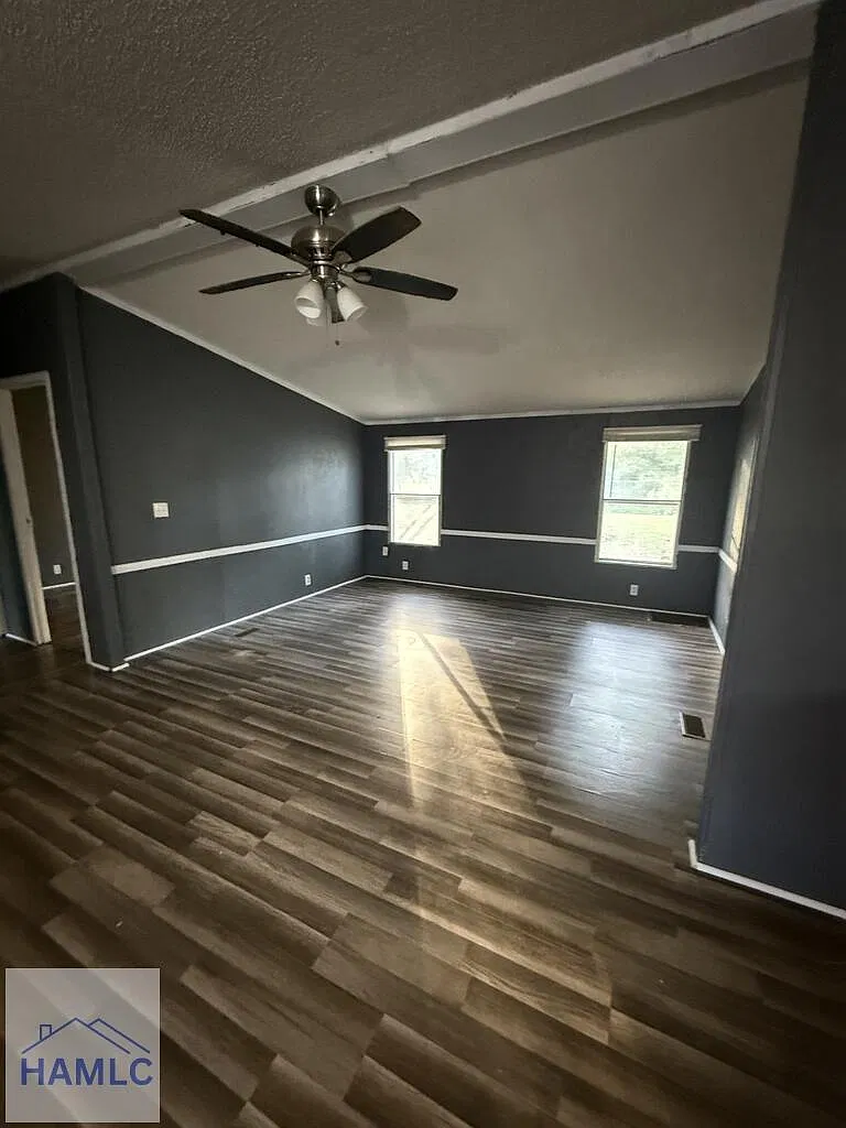 3 bed, 2.0 bath, 1440 sqft, $1,500 — Photo 3