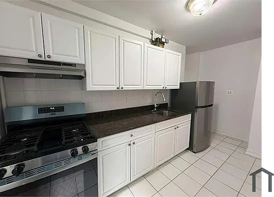 1 bed, 700 sqft, $2,762 — Photo 1
