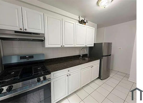 1st image of 1550 Townsend Ave APT 4B
