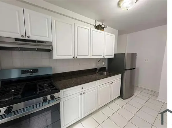 1550 Townsend Ave APT 4B, Bronx, NY 10452