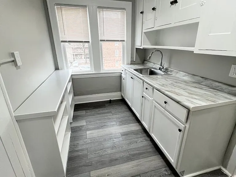 2704 Mayfield Road — Photo 2