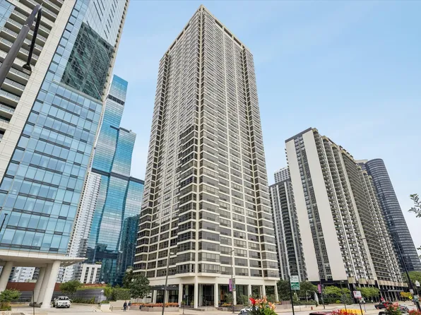 360 E Randolph St APT 403, Chicago, IL 60601