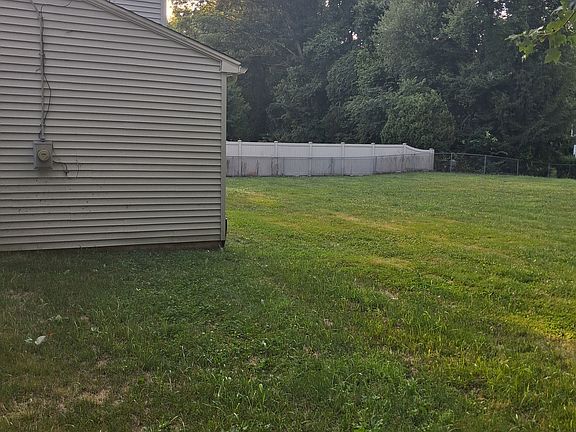4th image of 170 Creamery Rd