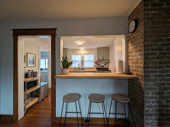 5th image of 700 W Wylie St