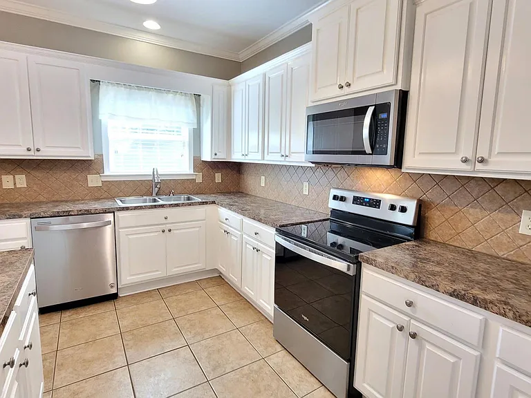 610 Coleman Way — Photo 14