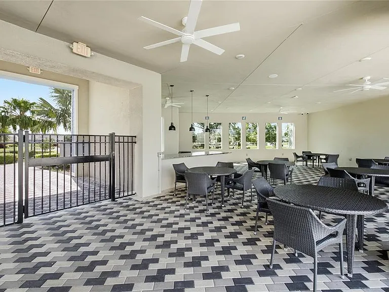 10622 Eustis Dr — Photo 48