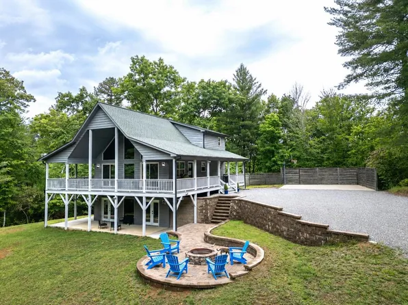 135 Heritage Trl, Brasstown, NC 28902