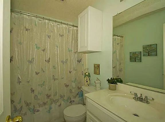 4th image of 7261 Saint Augustine Dr