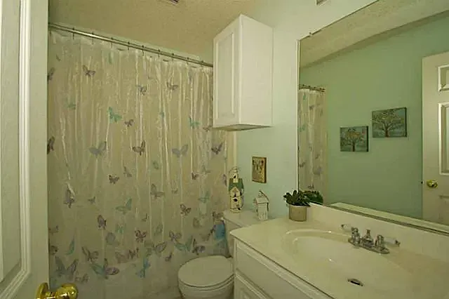 7261 Saint Augustine Dr — Photo 4