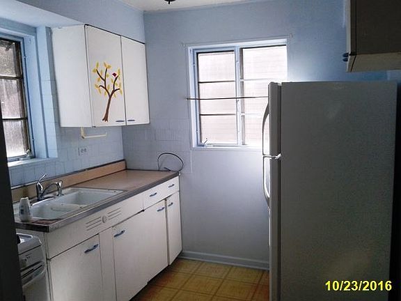 3rd image of 843 S Wisconsin Ave