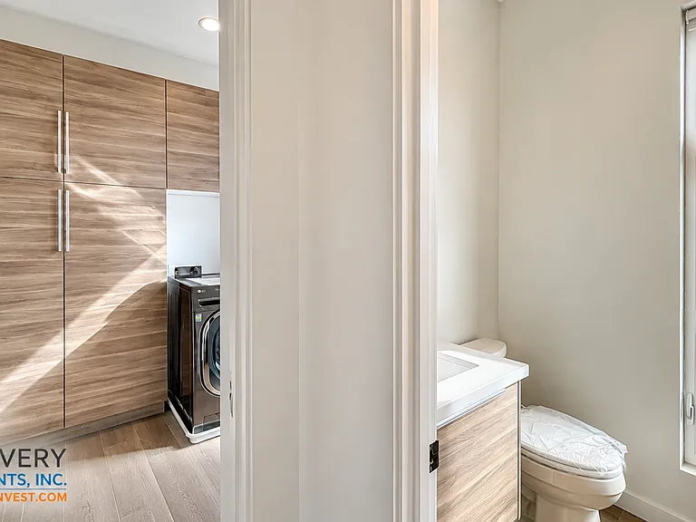 3235 Louise St #C — Photo 26