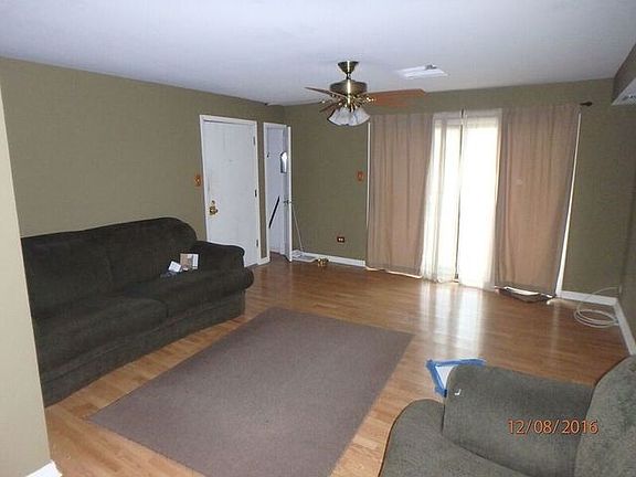5th image of 6137 W 64th Pl #1102
