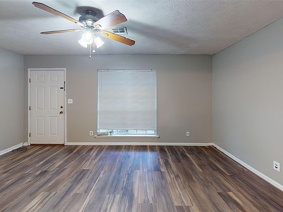 3rd image of 3311 Pinebrook Ln