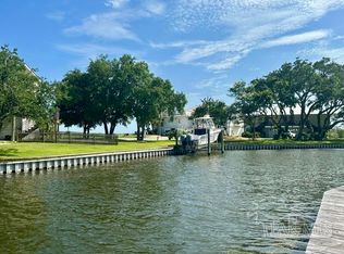 4731 Marina Dr, Gulf Breeze, FL 32563
