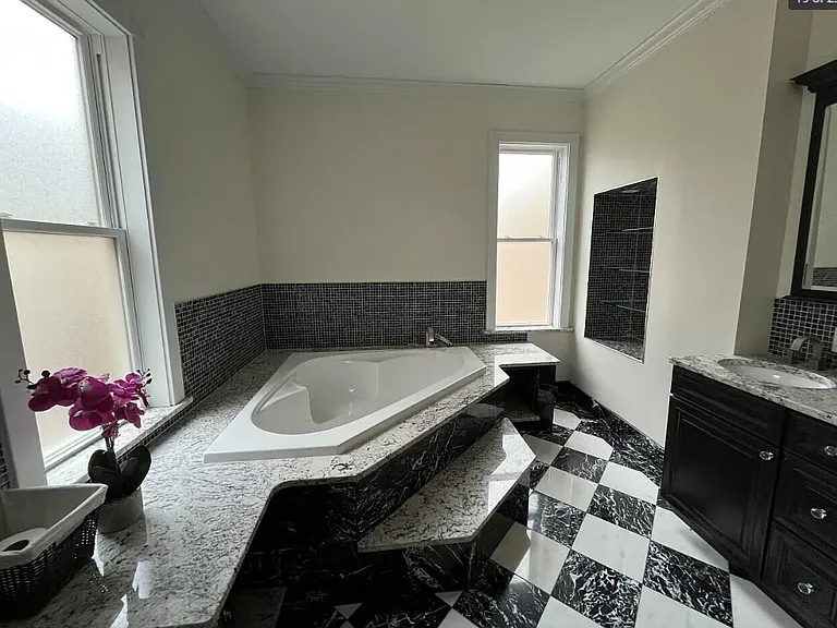503 Russell St — Photo 10