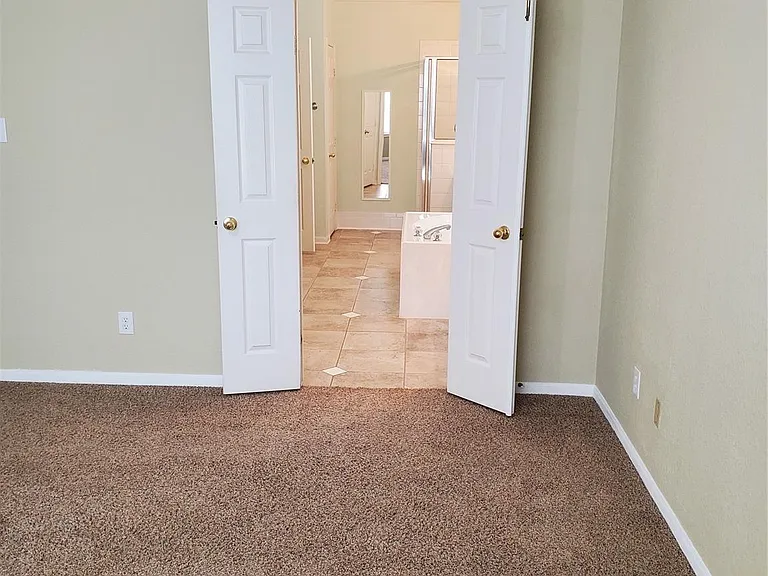 2715 Falling Forest Ct — Photo 27