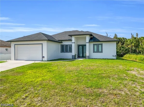 2908 25th St W, Lehigh Acres, FL 33971
