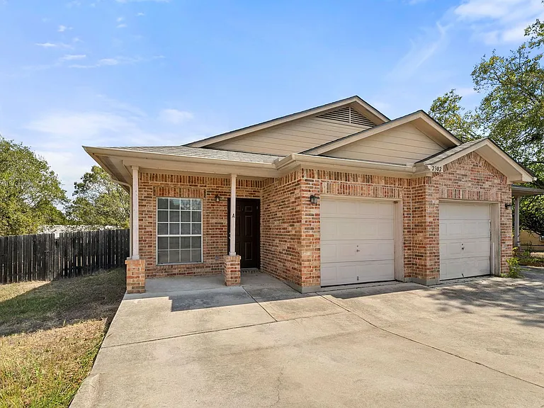 2302 S Bagdad Rd — Photo 8