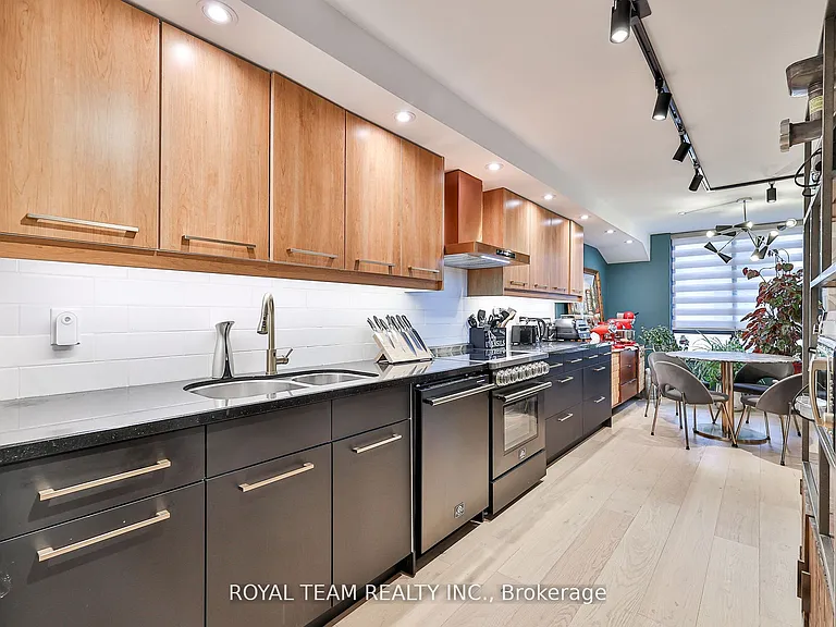 211 N Saint Patrick St S #Penthouse C-10 — Photo 23
