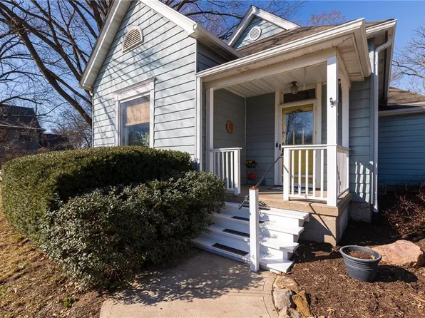 2304 Maple Ave, Leavenworth, KS 66048