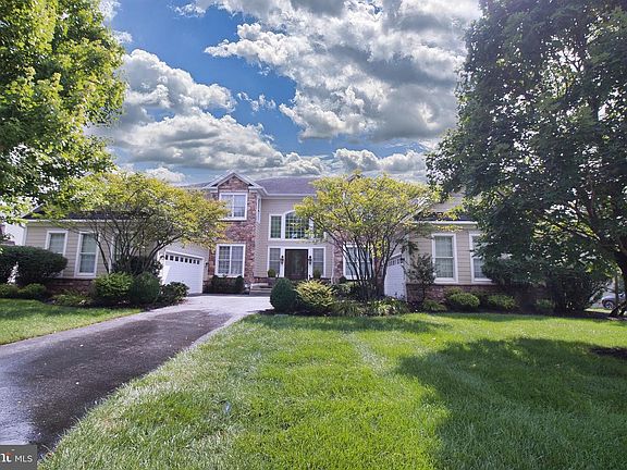 3rd image of 1473 W Stonington Dr