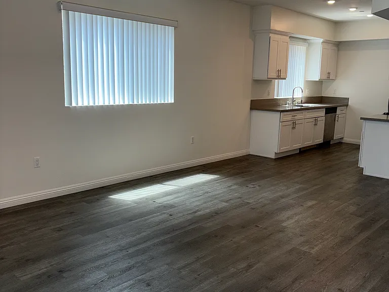 14143 Burbank Blvd #202 — Photo 10