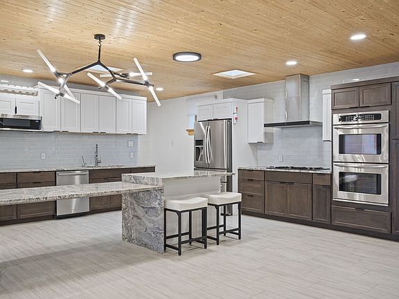 3rd image of 5 Capulin Ln