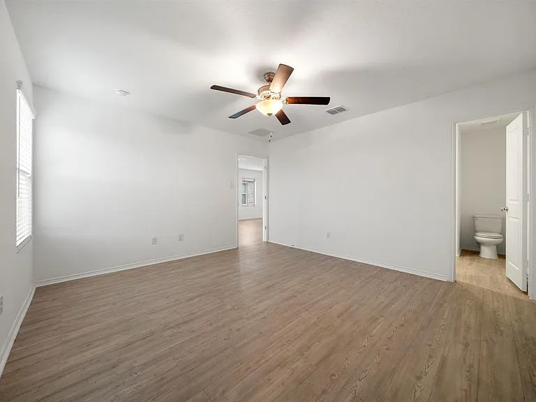 3037 Ashbrook Ln — Photo 13
