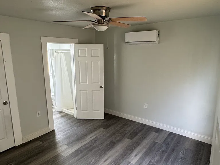 115 S Shasta St #2 — Photo 10