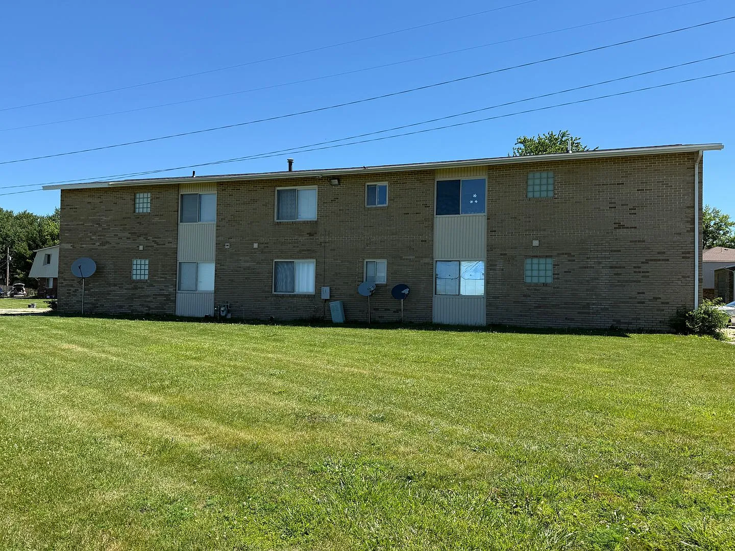 2 Bed / 1 Bath Apartment in Warrensburg Available Now — Photo 2