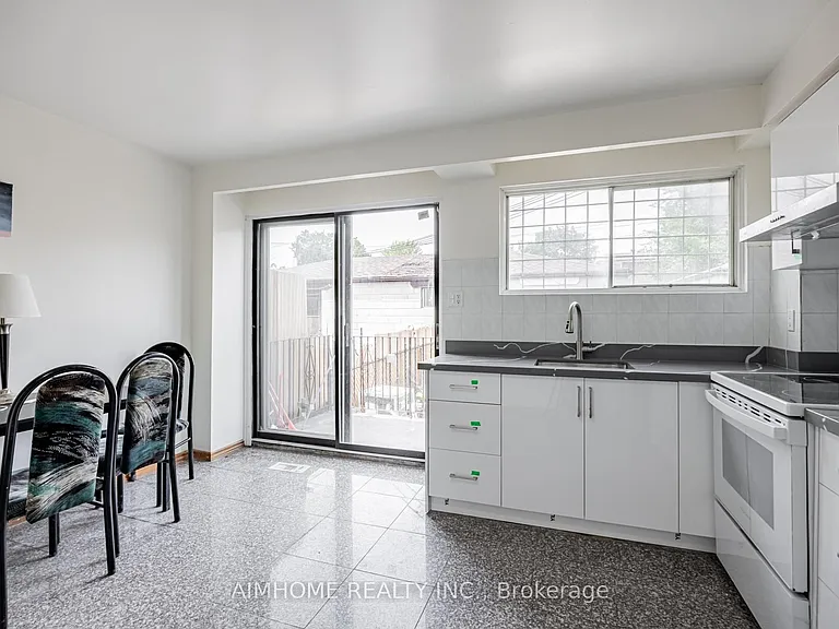 144 Wolseley St #2C — Photo 7