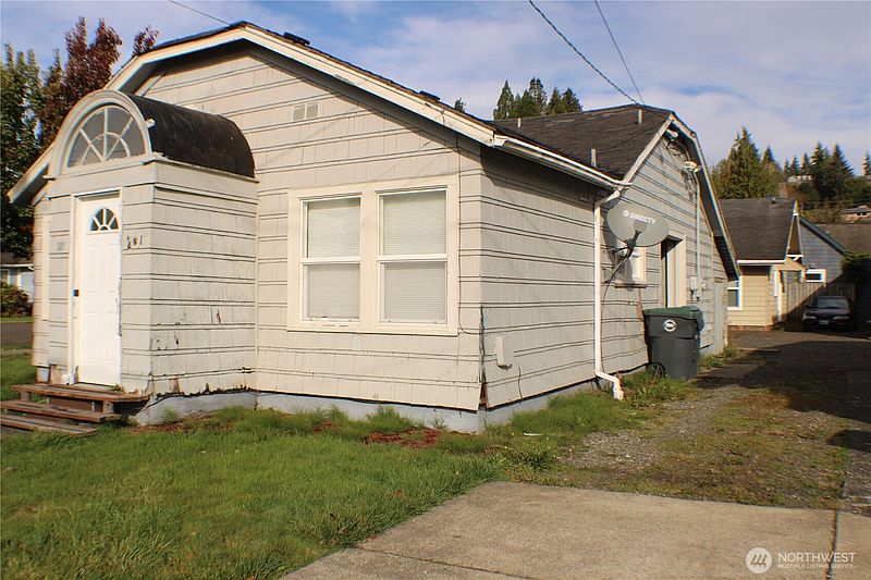 2nd image of 301 Eklund Avenue