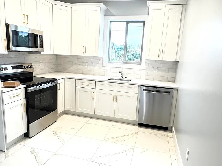 471 Stewart Ave #2 — Photo 7