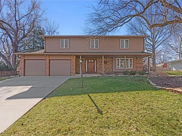3021 Campfire Dr, Lawrence, KS 66049