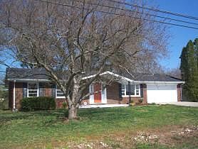 2nd image of 880 Deerfield Ln